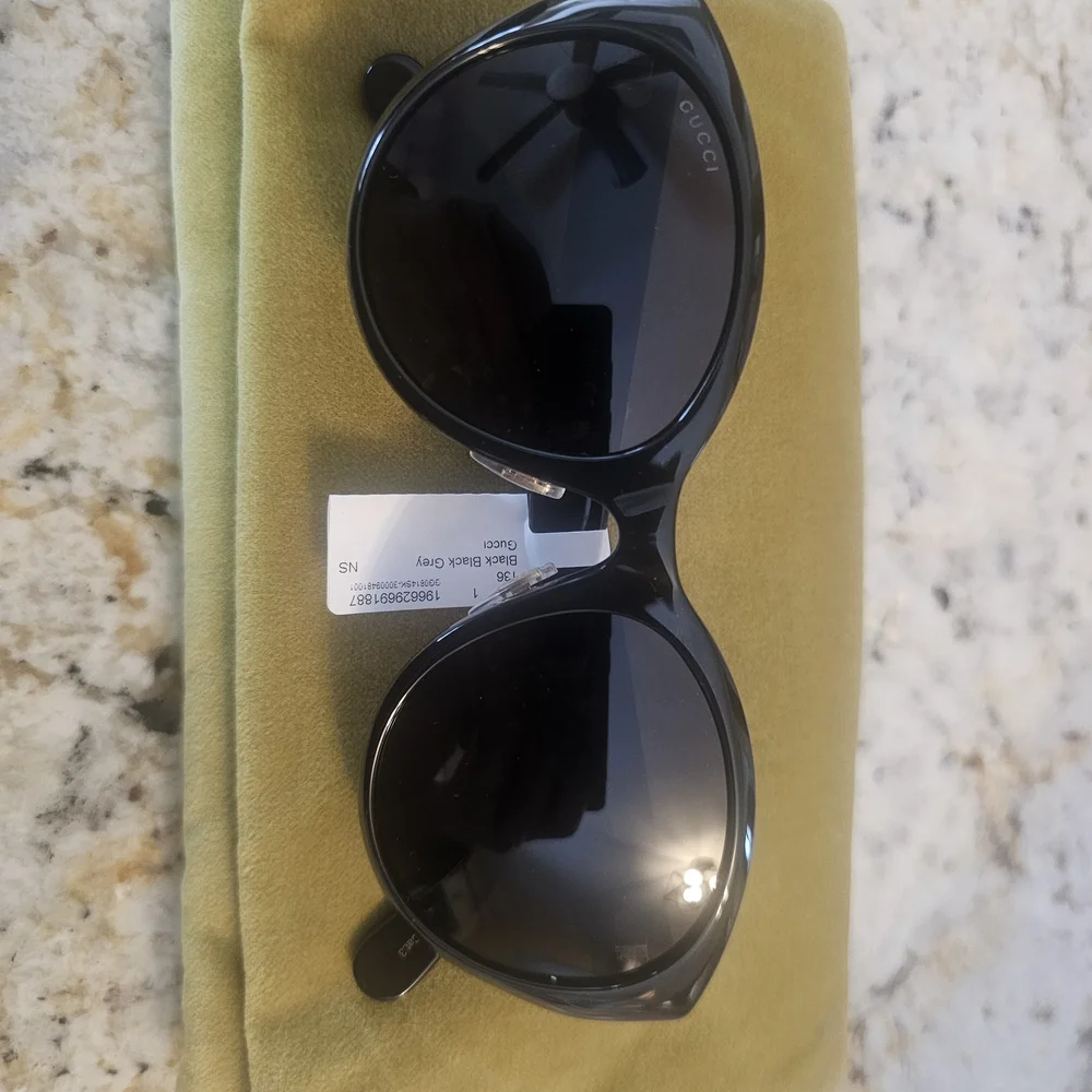 NWT Gucci Black Sunglasses - Picture 3 of 7